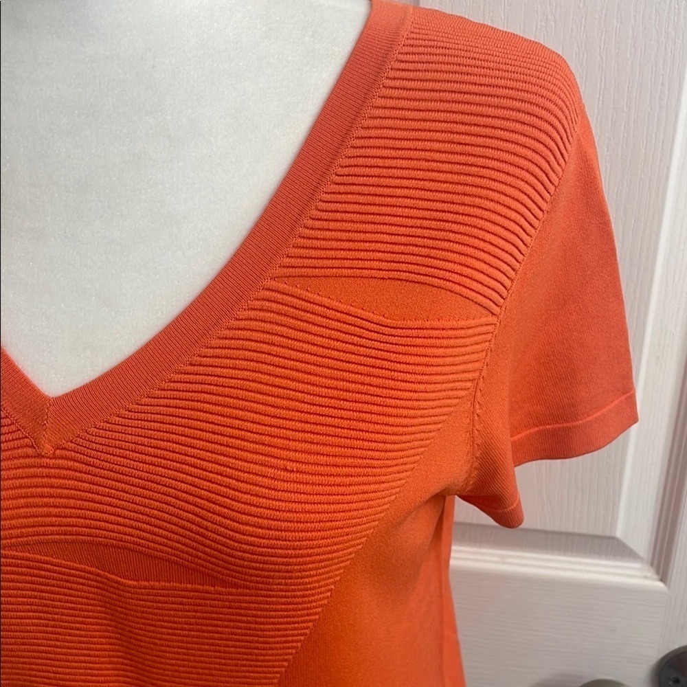 Piccadilly Canada Classic Orange V-Neck Short Sleeve Light Sweater Size XSmall - Picture 3 of 10